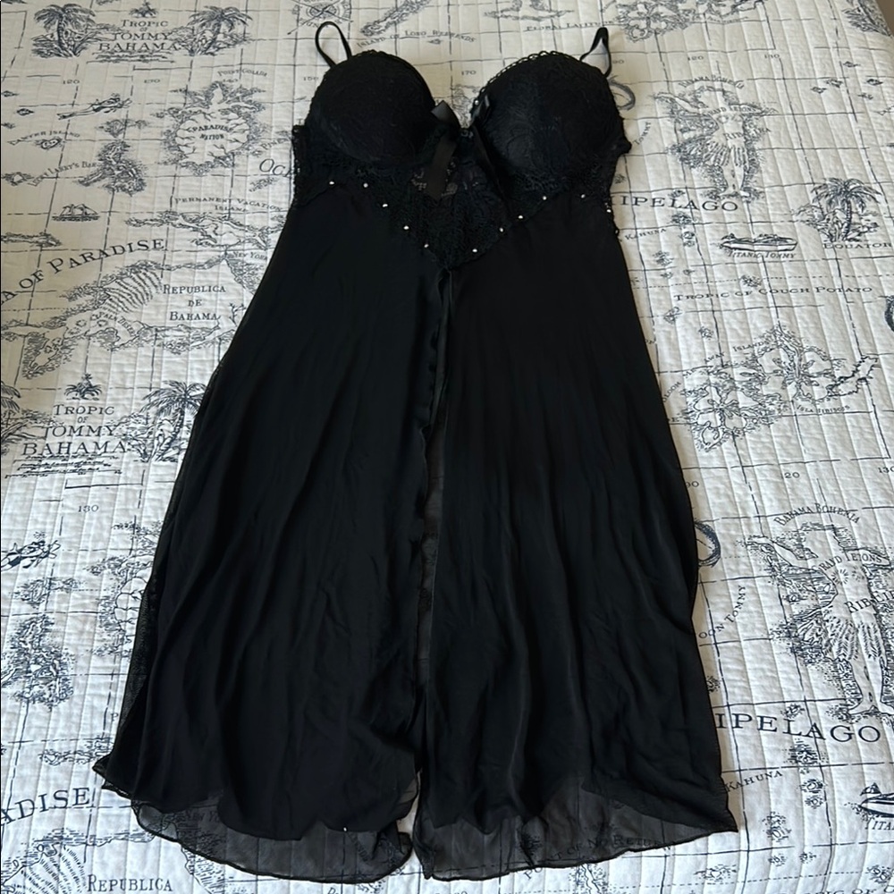 Elegant Black Lace Nightgown